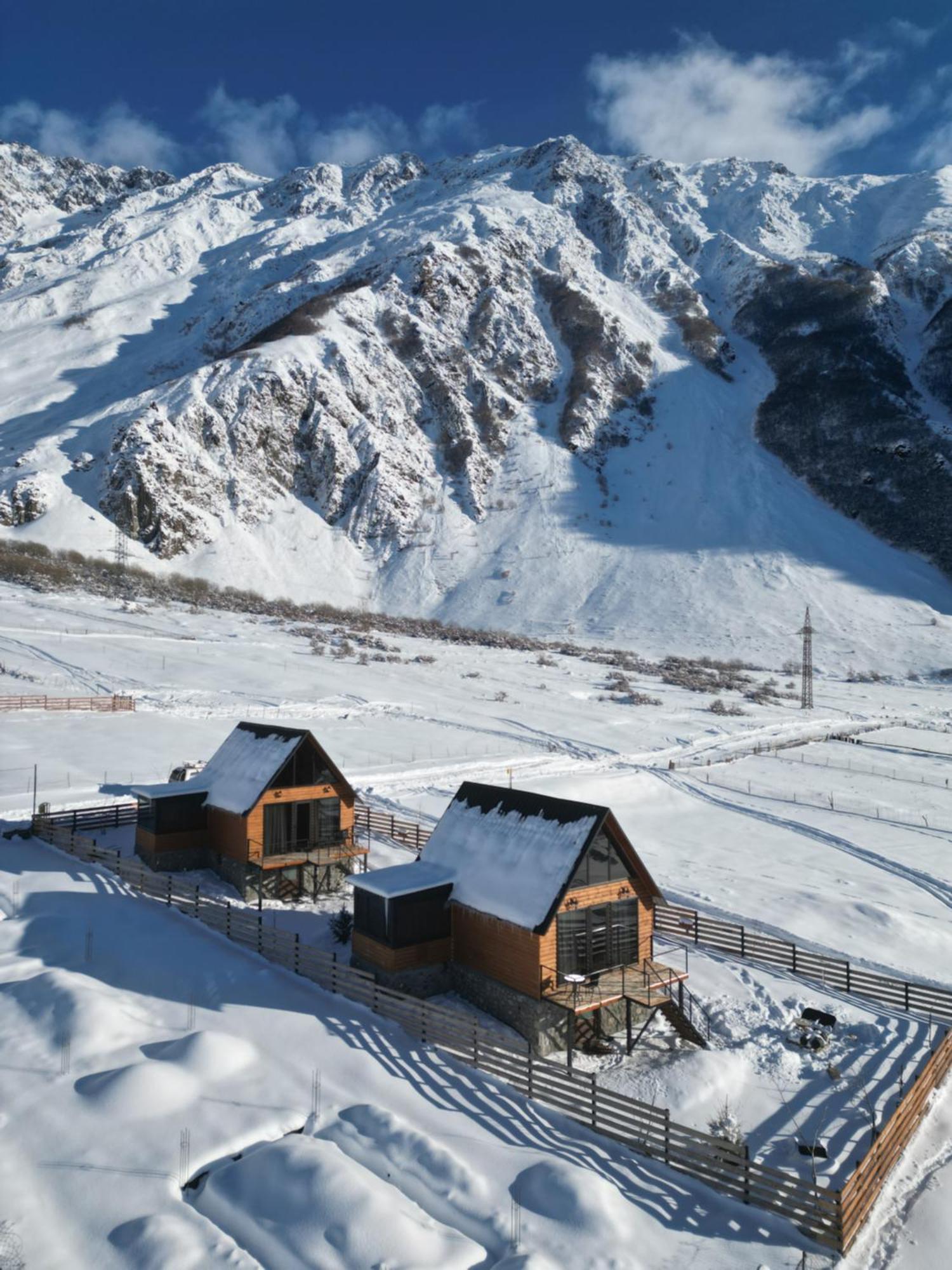 Traveler'S Cottages In Kazbegi Eksteriør bilde