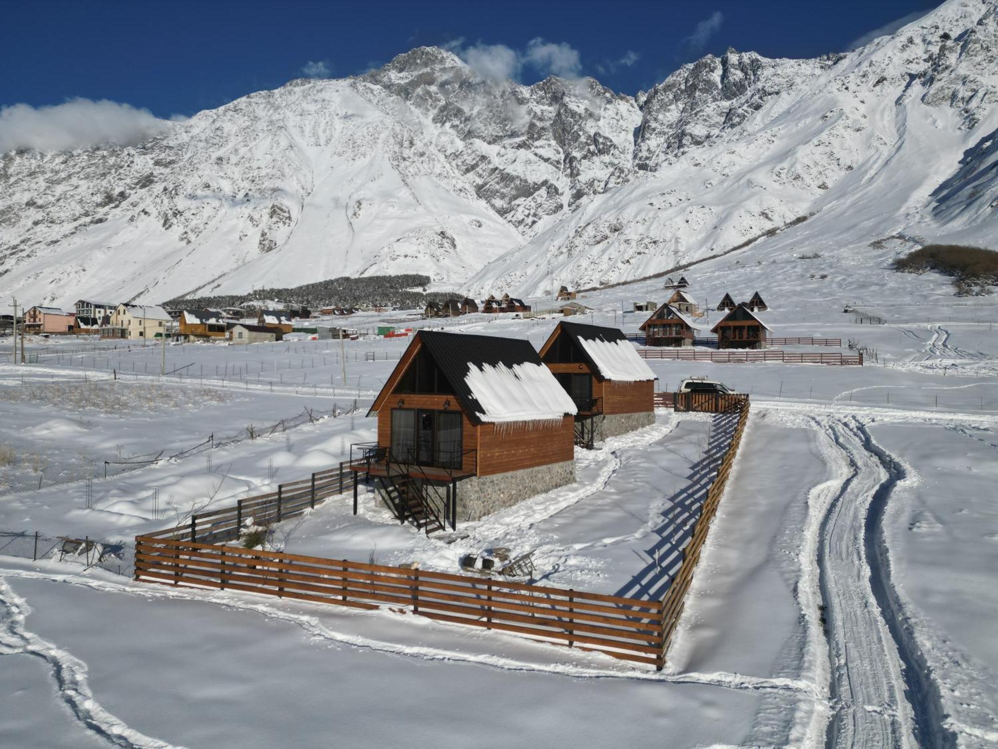 Traveler'S Cottages In Kazbegi Eksteriør bilde