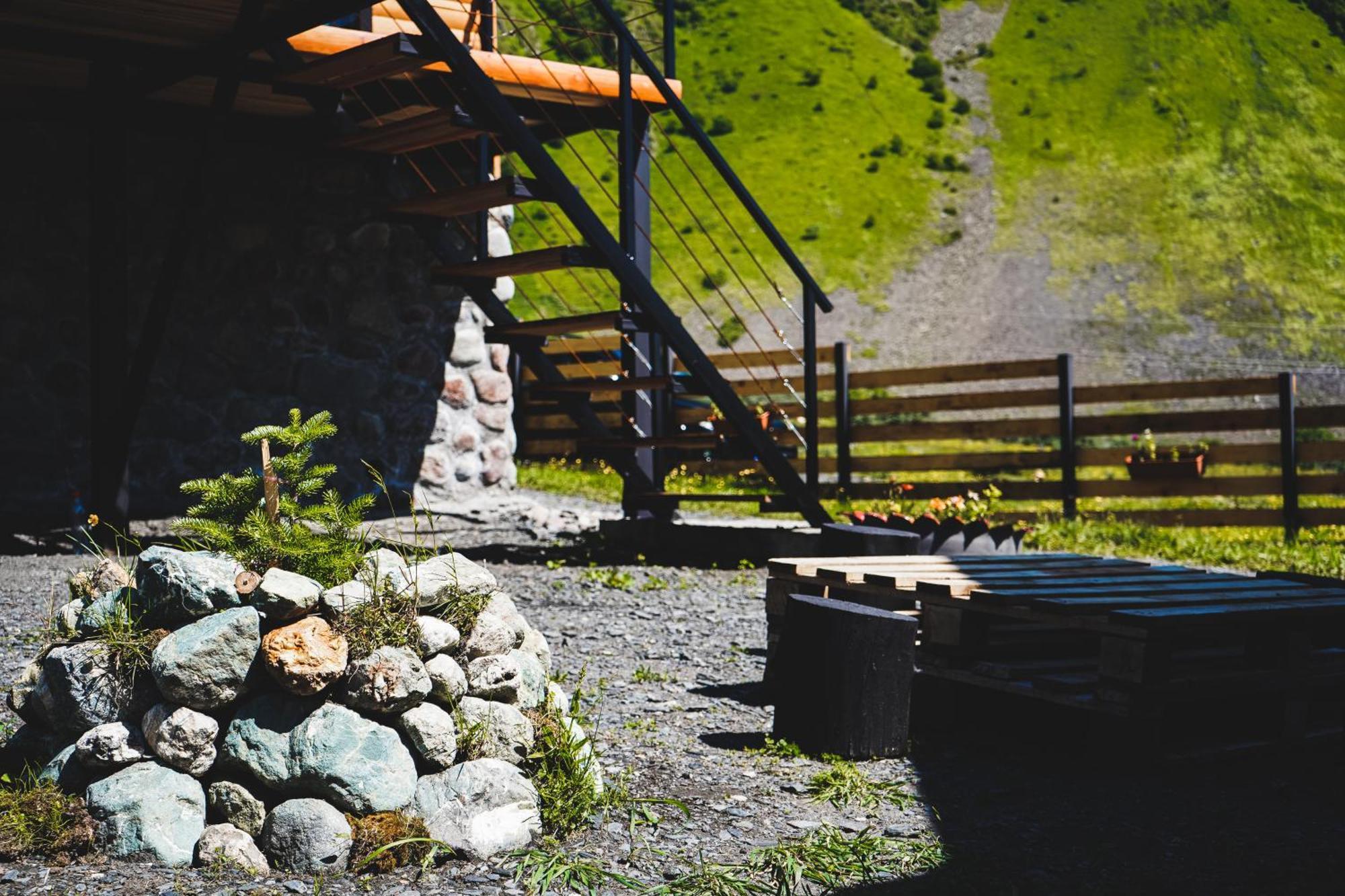 Traveler'S Cottages In Kazbegi Eksteriør bilde