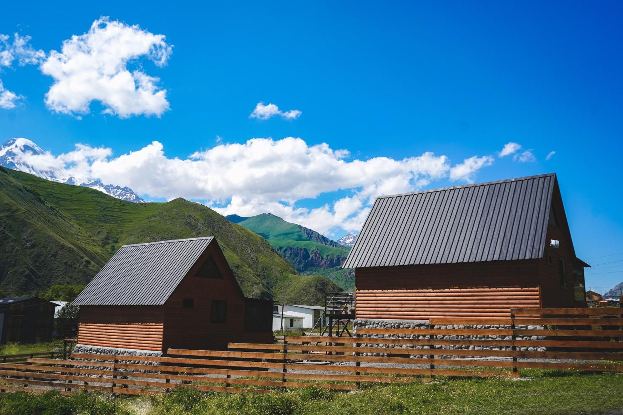 Traveler'S Cottages In Kazbegi Eksteriør bilde