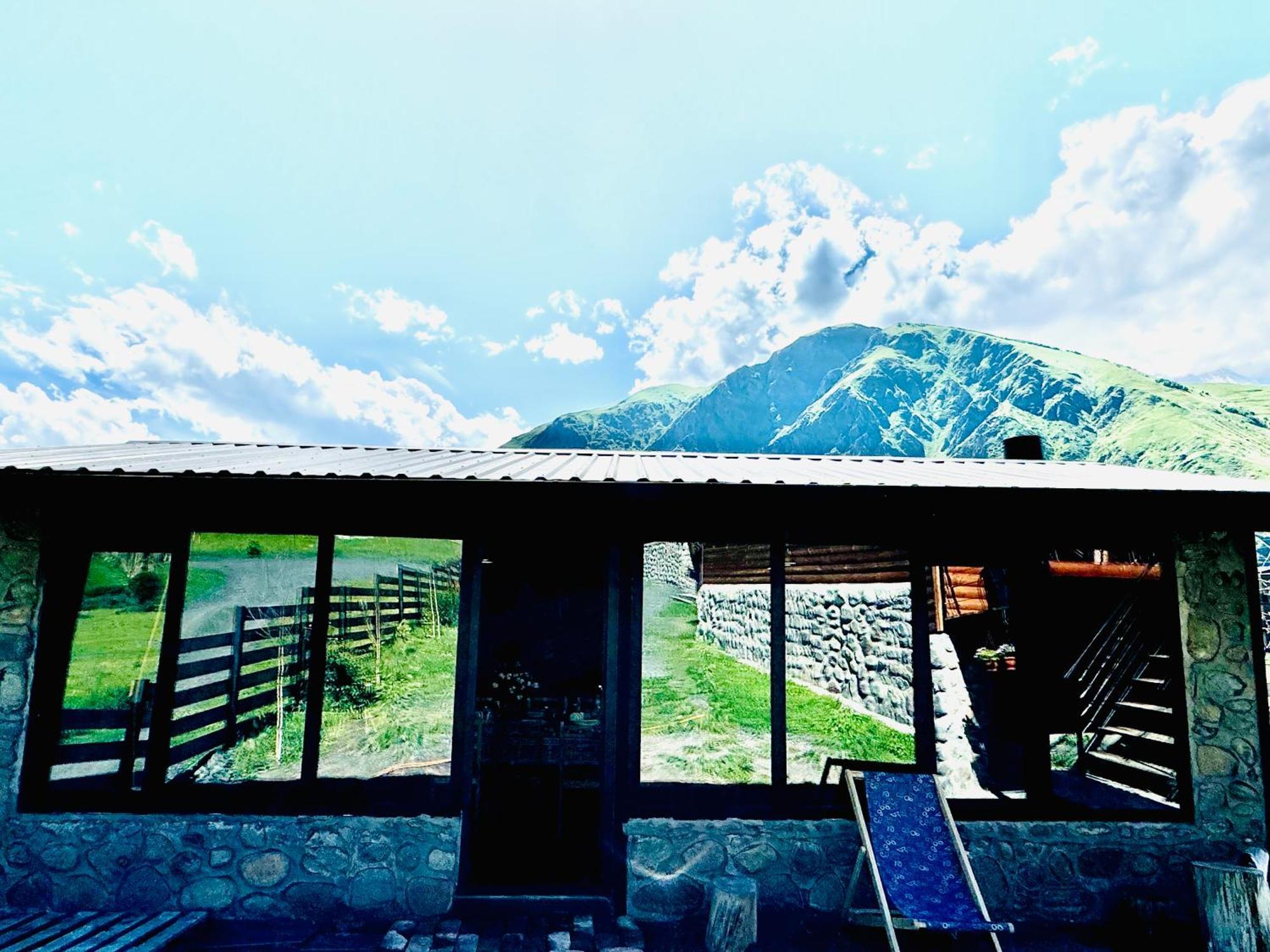 Traveler'S Cottages In Kazbegi Eksteriør bilde