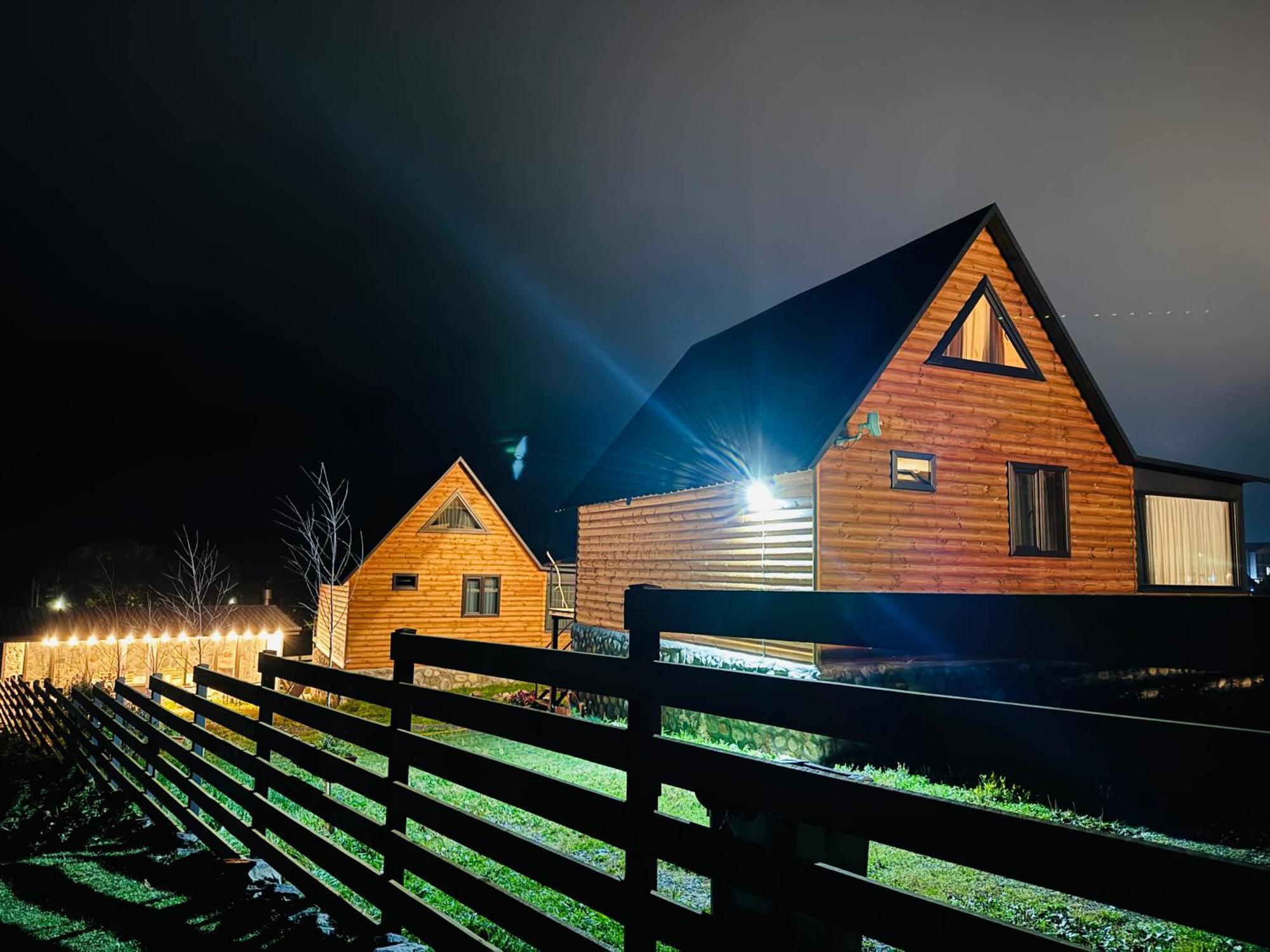 Traveler'S Cottages In Kazbegi Eksteriør bilde